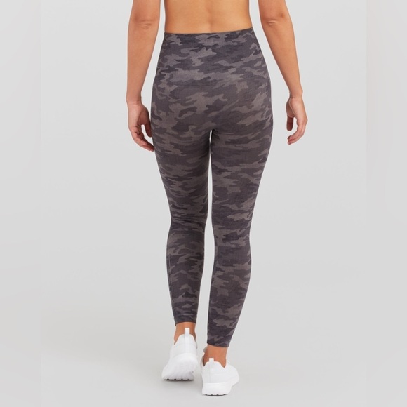 Spanx Look at Me Now Seamless Leggings - Picture 3 of 5